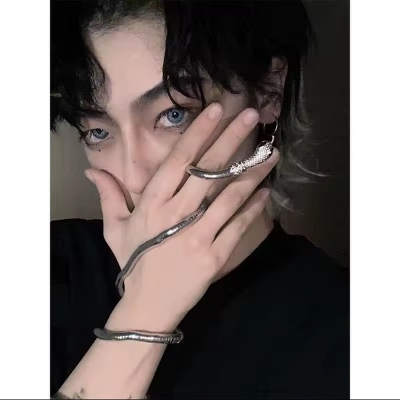 Serpenti Snake Bendable Necklace - Picture 7 of 9